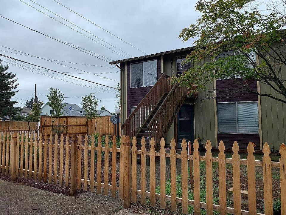 Private, fenced-in quiet tri-plex.