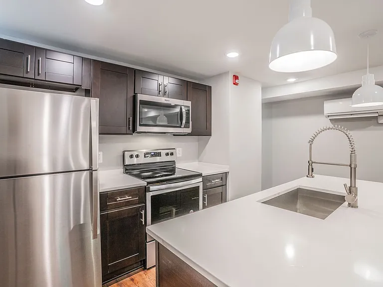 310 E Lanvale St — Photo 22