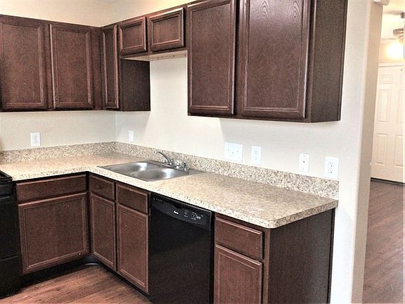 4th image of 818 Darbydale Crossing Ln