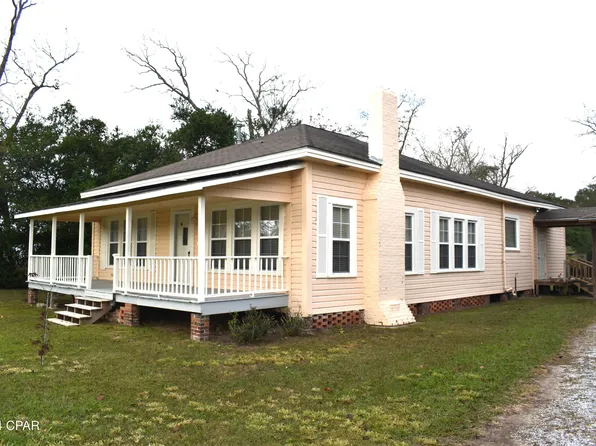 1102 1st Ave, Graceville, FL 32440