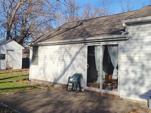 2nd image of 352 N Slusser St
