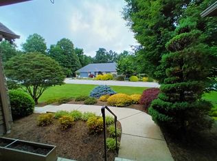 11 Creigmont Ct, Crossville, TN 38558