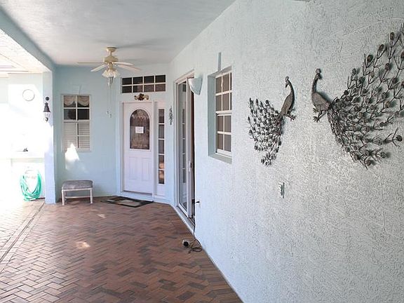 4th image of 3904 Allamanda Ct