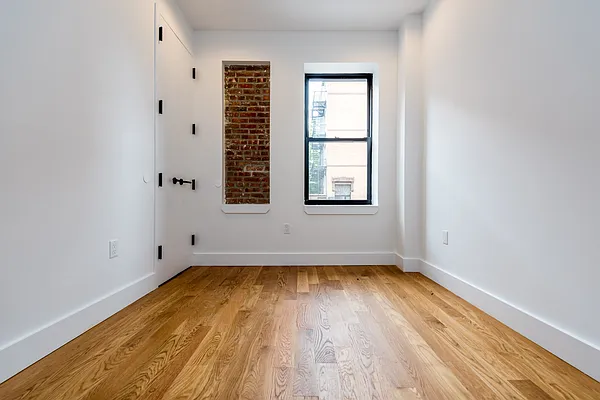 Rented by Nooklyn NYC LLC | media 125