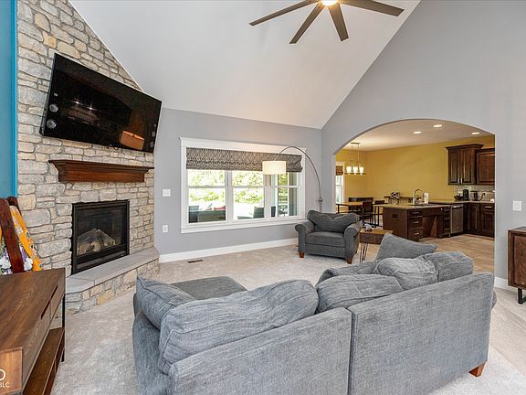 3rd image of 7628 Spring Ridge Way