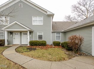 5 Olde Orchard Dr, Perrysburg, OH 43551