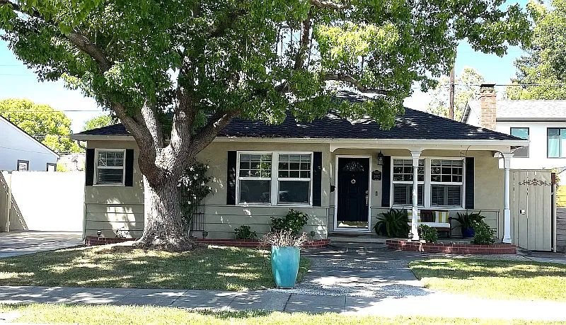 2067 Jonathan Ave photo 1