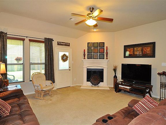 4th image of 21610 Hansom Dr