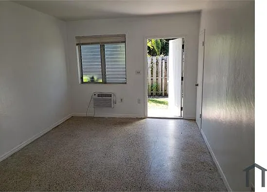 2154 NW Flagler Ter #8 — Photo 5