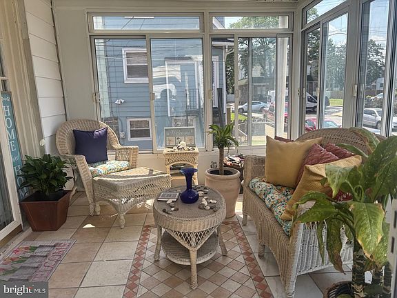 3rd image of 800 Connell Ave