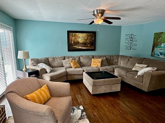 3rd image of 705 Wexford Way