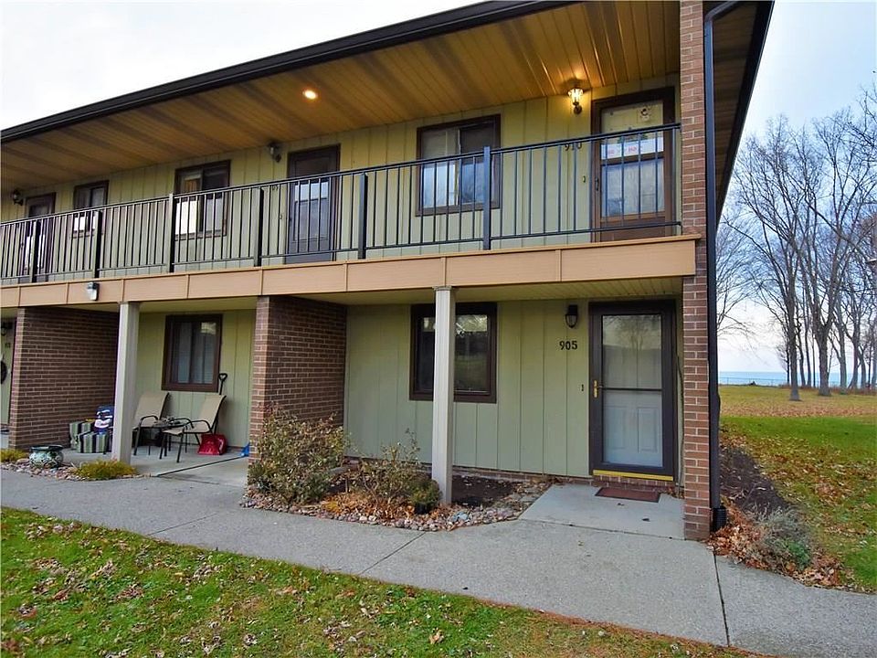 1st image of 905 Edgewater Dr