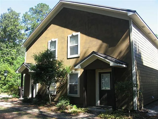 2 bed, 1.5 bath, 1170 sqft, $1,150 — Photo 1