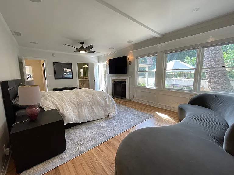 Londonderry View Dr — Photo 30