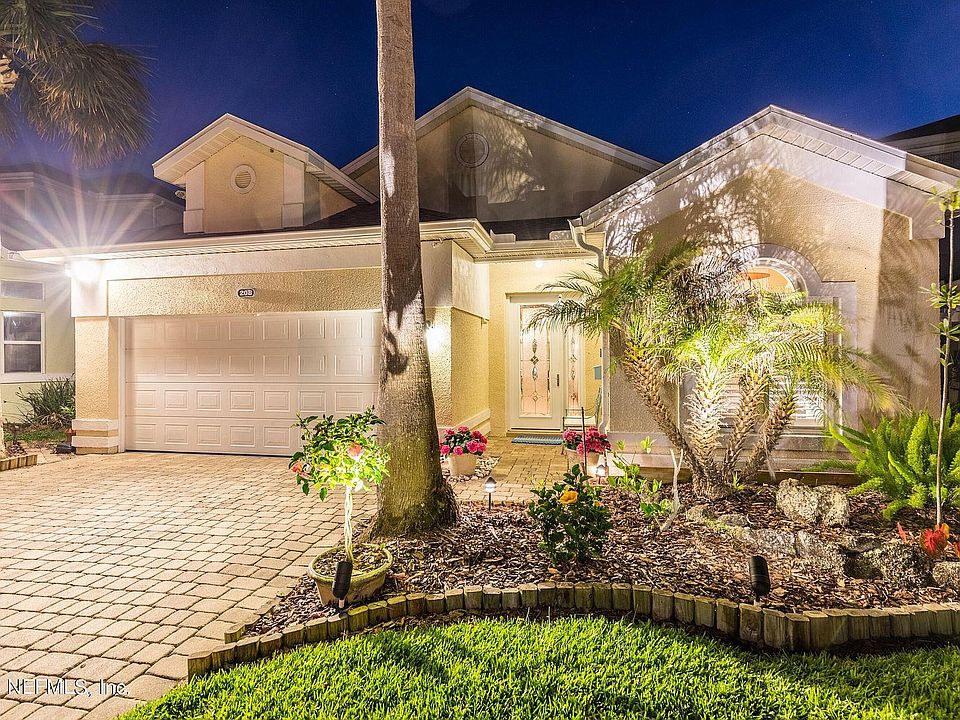 1st image of 208 Somerset Ct