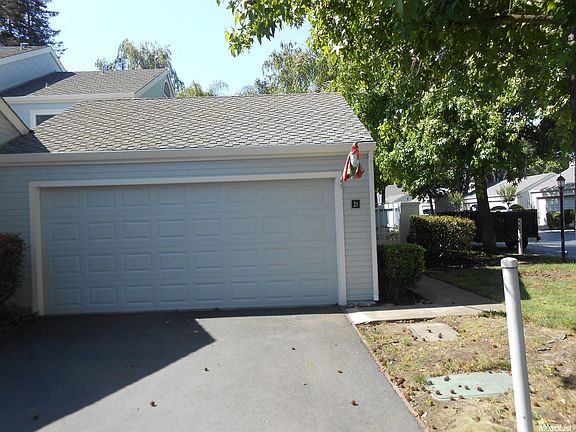 2nd image of 2930 Driftwood Pl APT 21