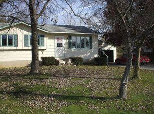 203 1st St, Kirkland, IL