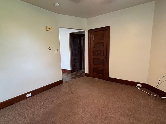 5th image of 17 Franklin Ave APT D