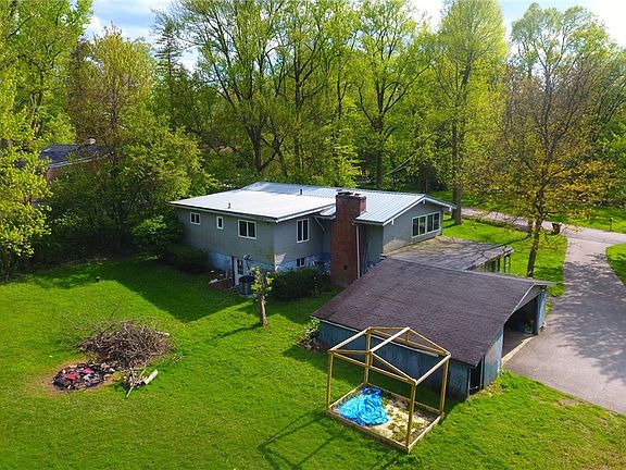 3rd image of 7620 Birchmont Dr