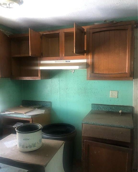 2nd image of 772 Edgemont Ave