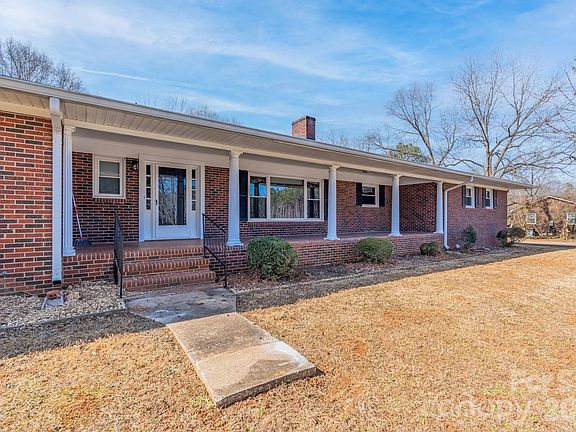 3rd image of 3439 Filbert Hwy