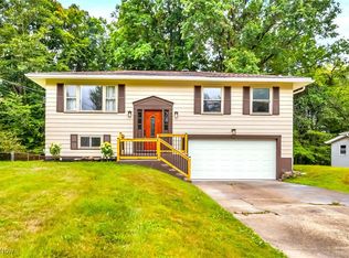 4683 Warwick Dr S, Canfield, OH