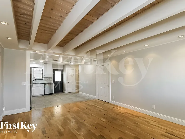 12210 N Escobar Way — Photo 2