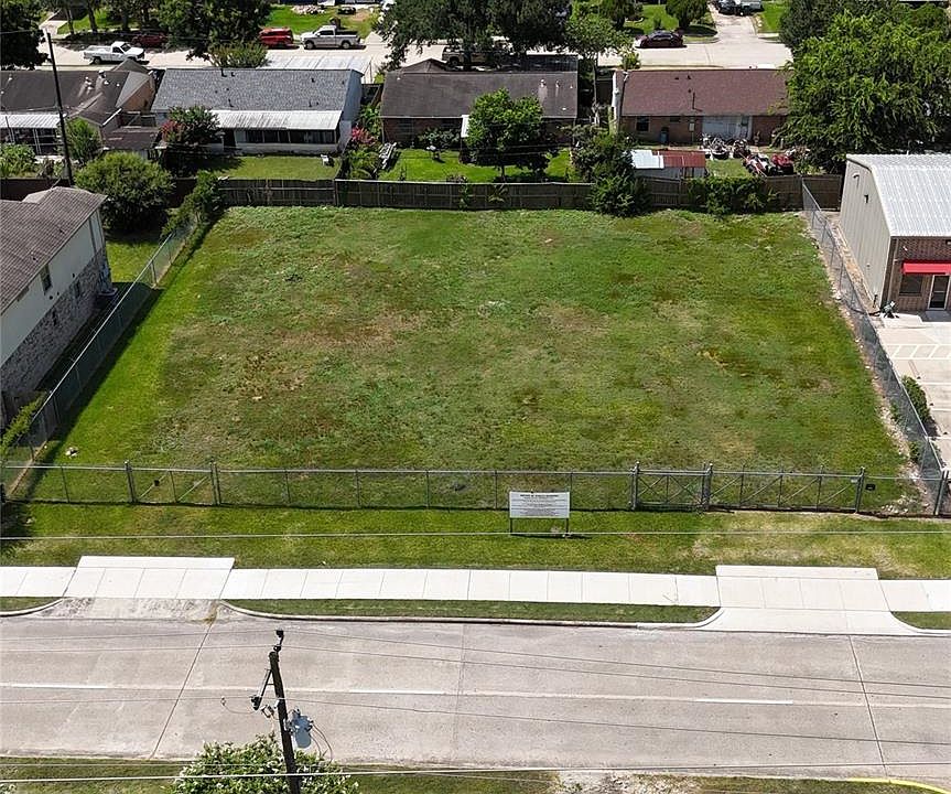 1st image of 3815 W Orem Dr