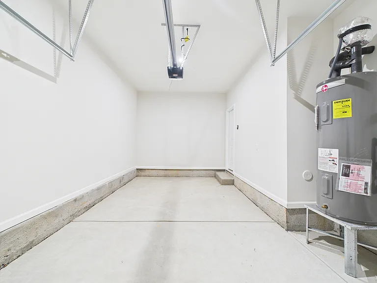 3022 Hutton Gardens Ln — Photo 15