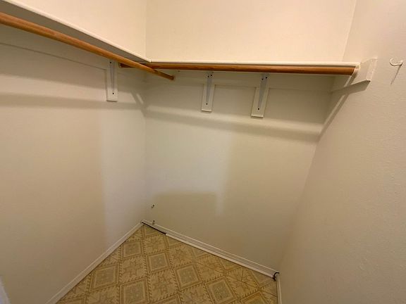 3rd image of 12841 Eastridge Dr NE