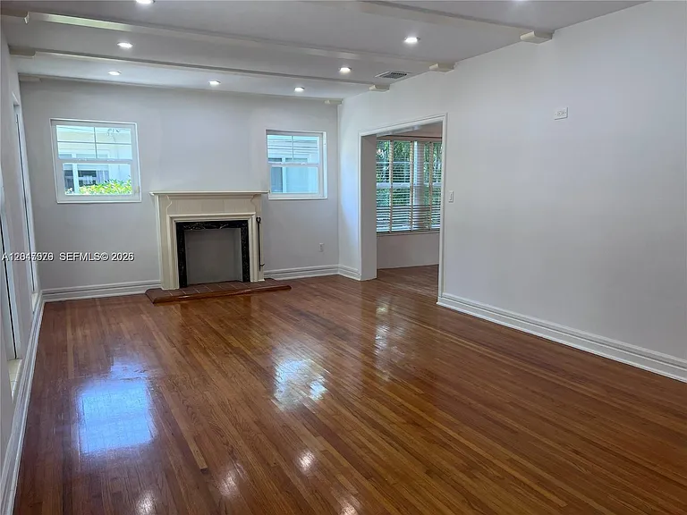 1452 Urbino Ave — Photo 6