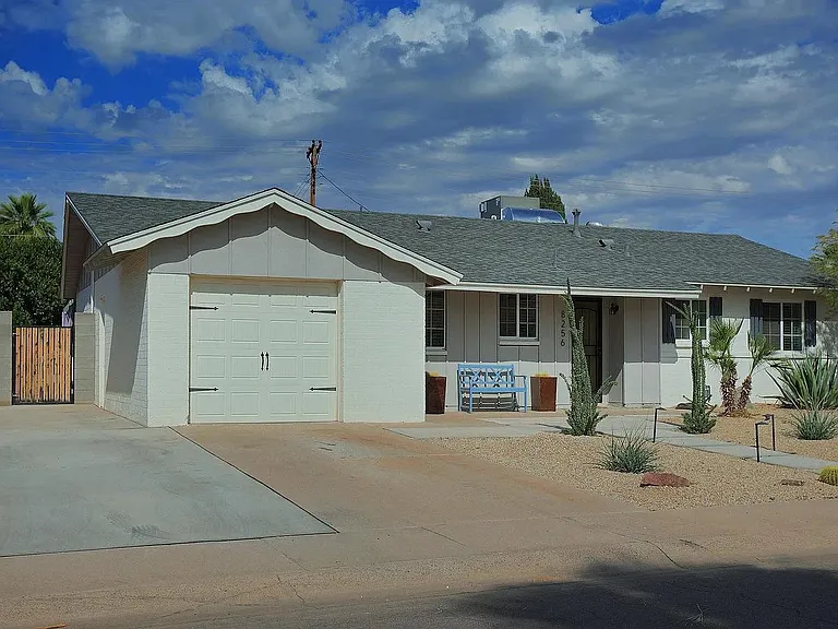8256 E Monte Vista Rd — Photo 2