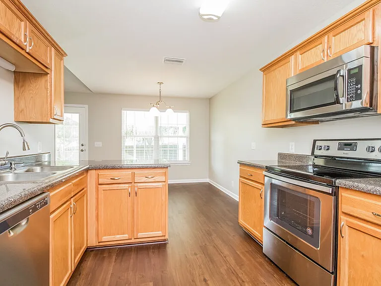1609 London Gardens Ct — Photo 9