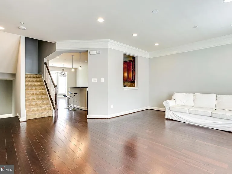 446 Whetstone Glen St — Photo 7