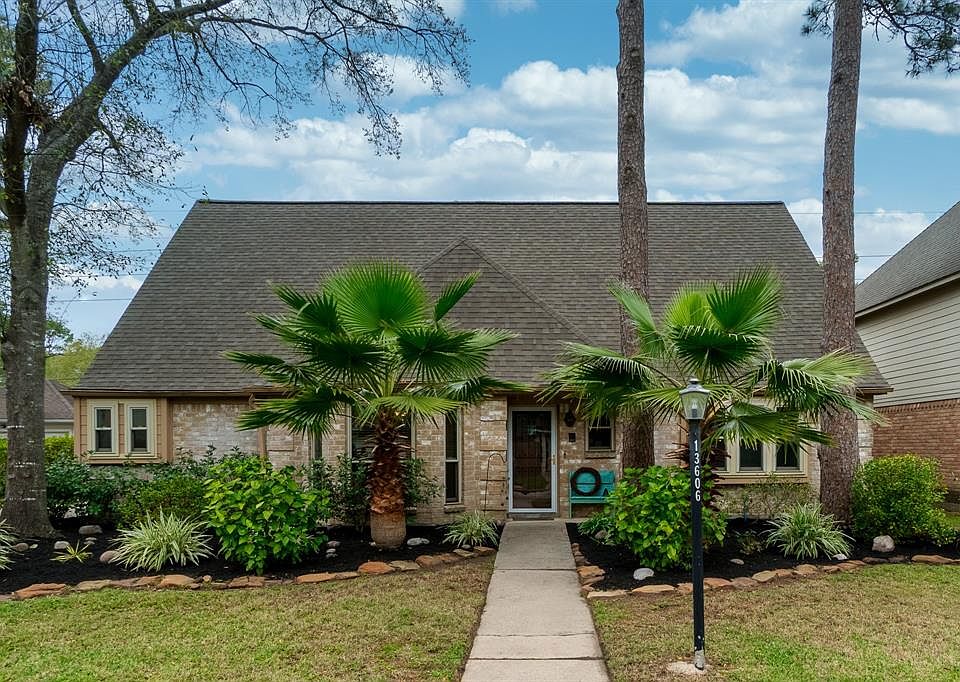 Welcome to 13606 Quail Forest! Let's tour this charming home!