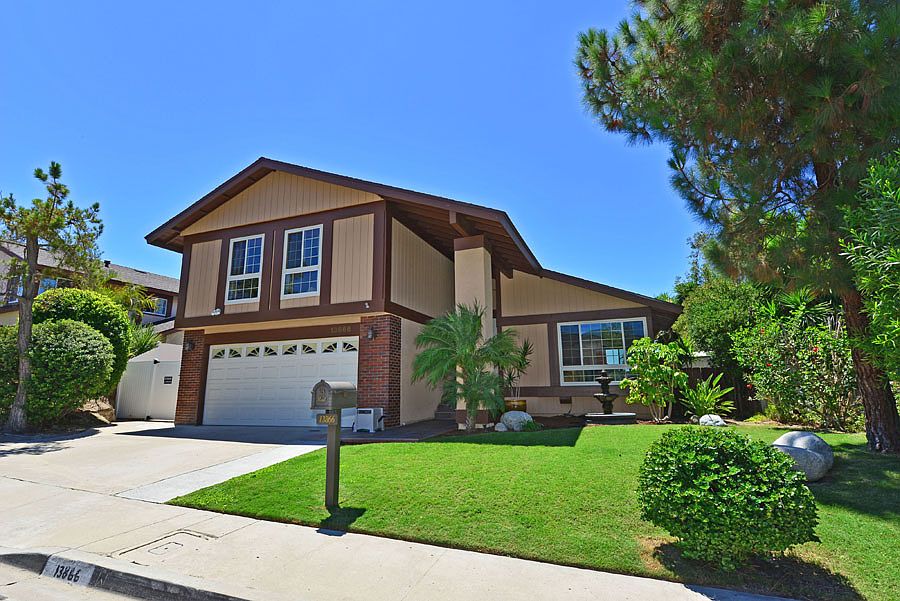 1st image of 13866 Paseo Cevera