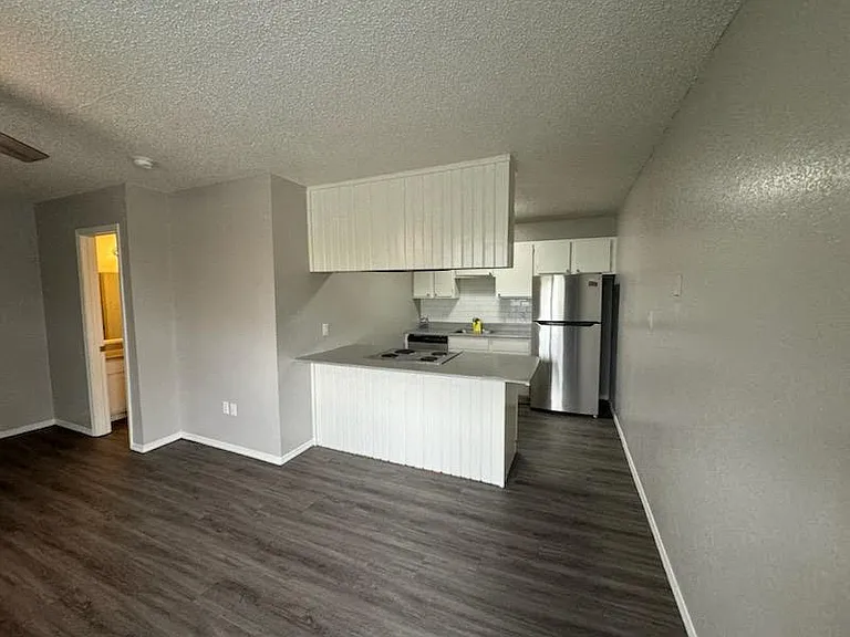 Sheridan Square Apartments — Photo 34