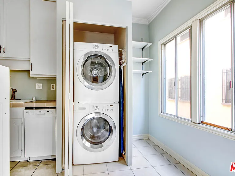 424 N Gardner St #1/2 — Photo 8