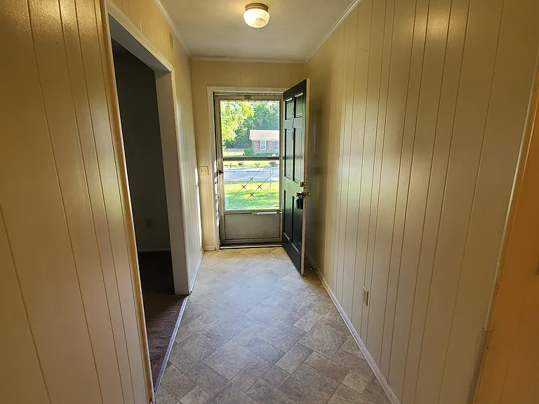 270 Carolina Cir — Photo 11