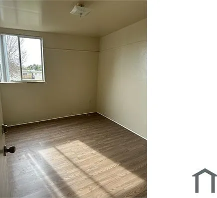 2300 Lewis Ave #5 — Photo 8