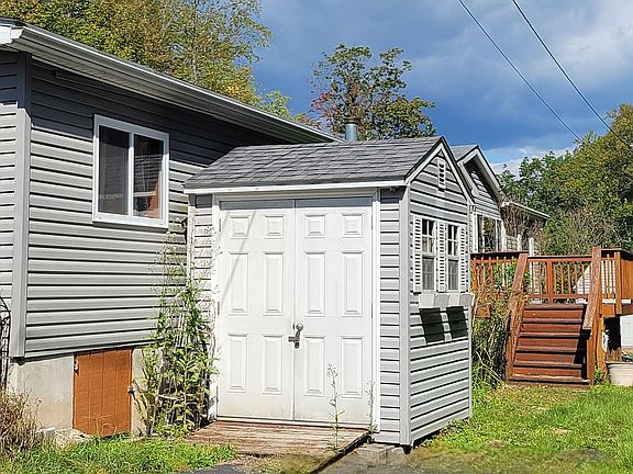 3rd image of 23 Davis Ln