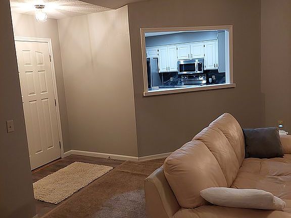 3rd image of 9 Walney Dr