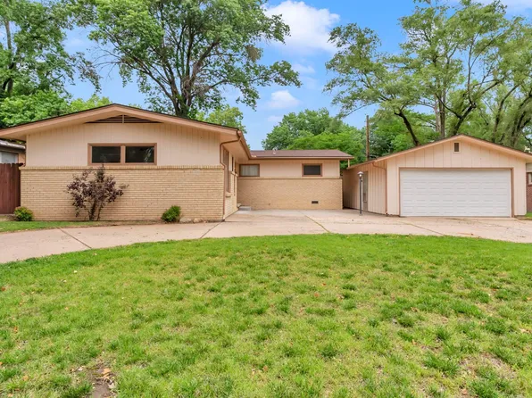 9808 W Hickory Ln, Wichita, KS 67212