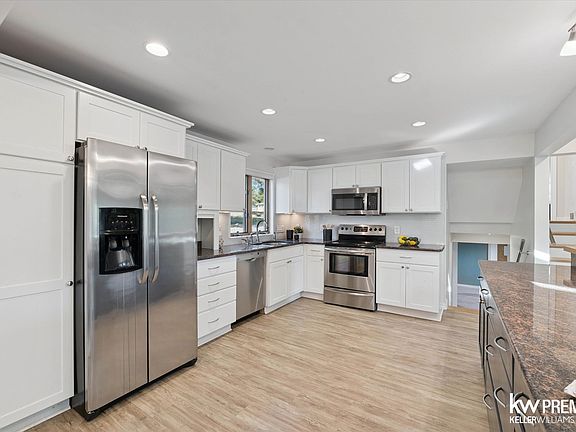 4th image of 6015 Rowley Dr