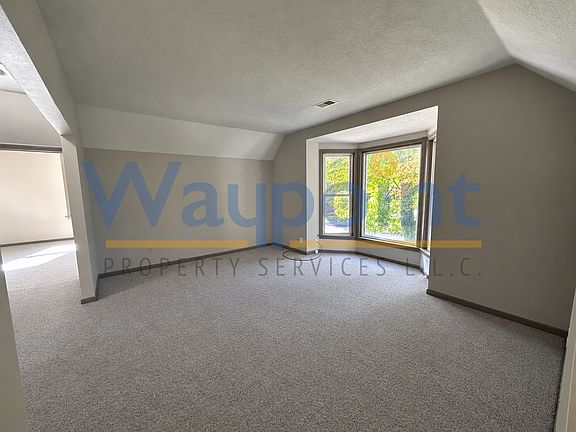 3rd image of 116 E Washington St #1/2
