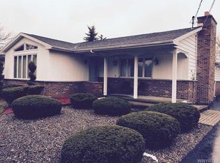 2932 Brent Dr, Sanborn, NY 14132