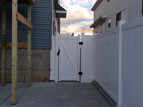 4th image of 133 Grimsby St