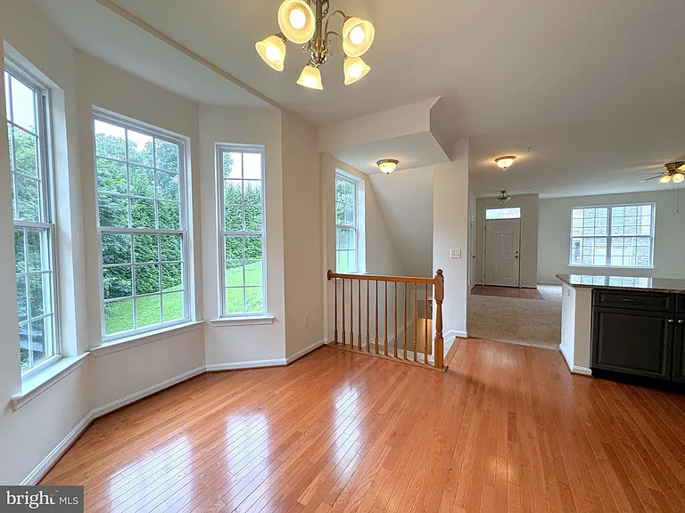 3639 Glouster Dr — Photo 4