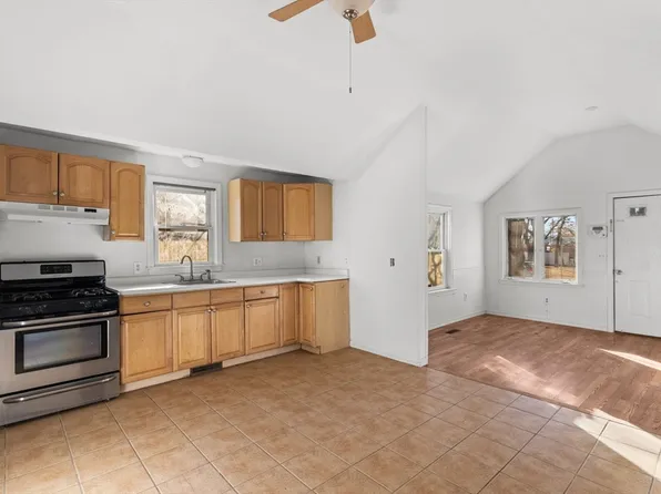 29 Warren Ave, Mansfield, MA 02048