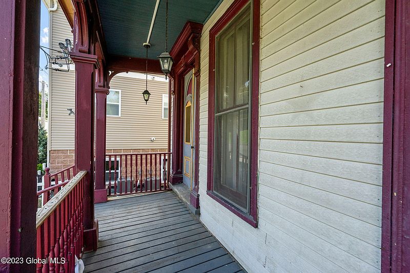 3rd image of 1349 Broadway